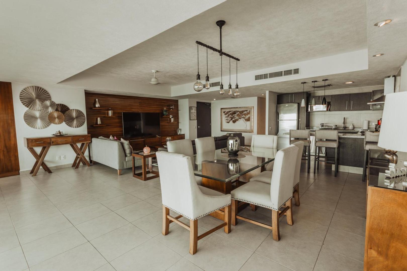 Grand Venetian Beachfront Condos Puerto Vallarta Exterior photo